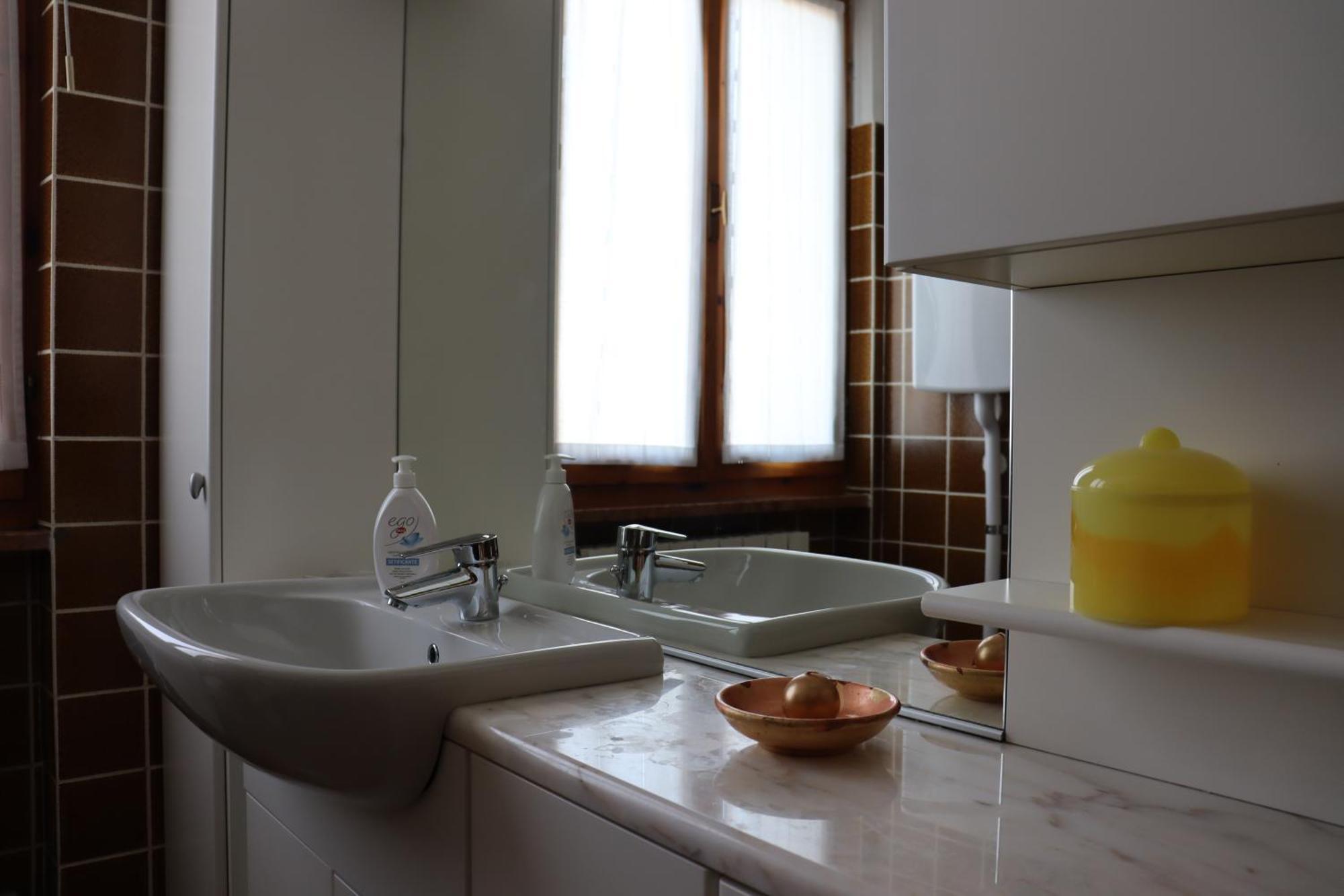 Monika Holiday 88 Astro Sul Garda กอสเตร์มาโน ภายนอก รูปภาพ